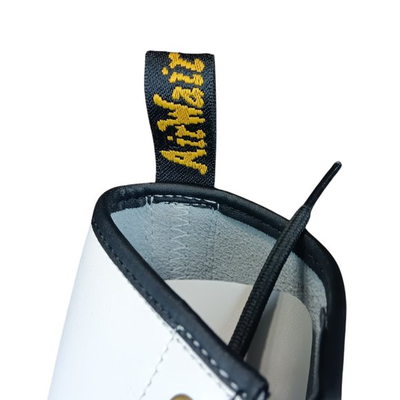 NWOT  WOMEN'S DR. MARTENS ZAVALA  WHITE COMBAT BOOTS Size 6M - Picture 8 of 10